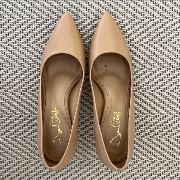 Beautiful (& comfortable!) nude pumps. Excellent condition. Only worn 2-3 times. - Picture 1 of 7